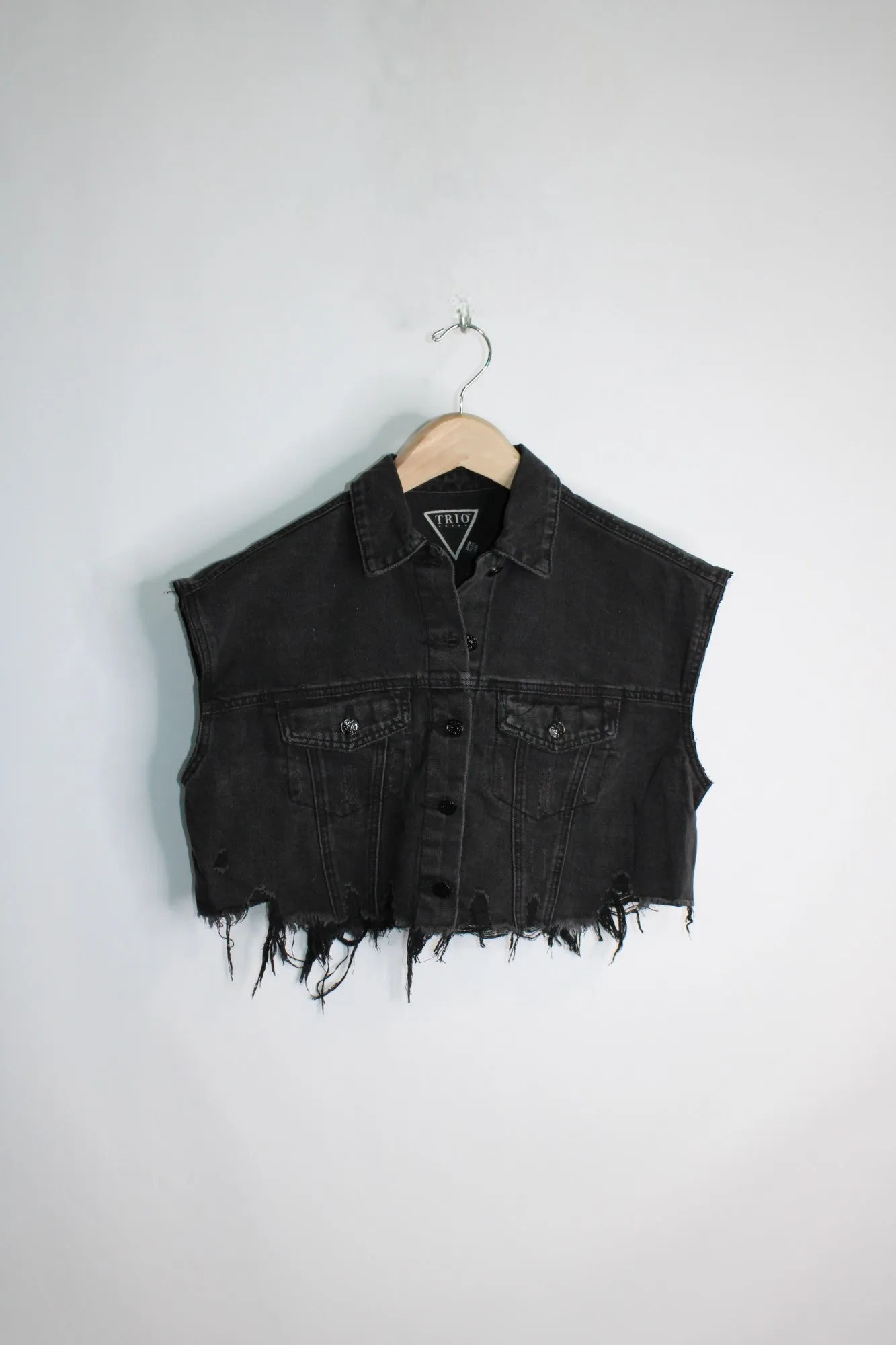 LOOK HOT BE COLD Crop Denim Vest